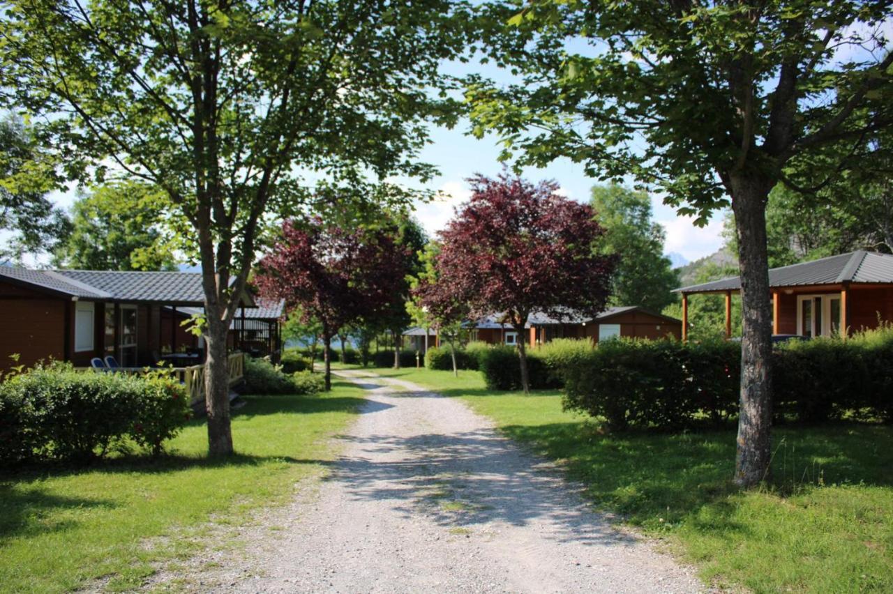 Village De Chalets Et Camping La Pierre De L'Aigle La Breole Exterior photo